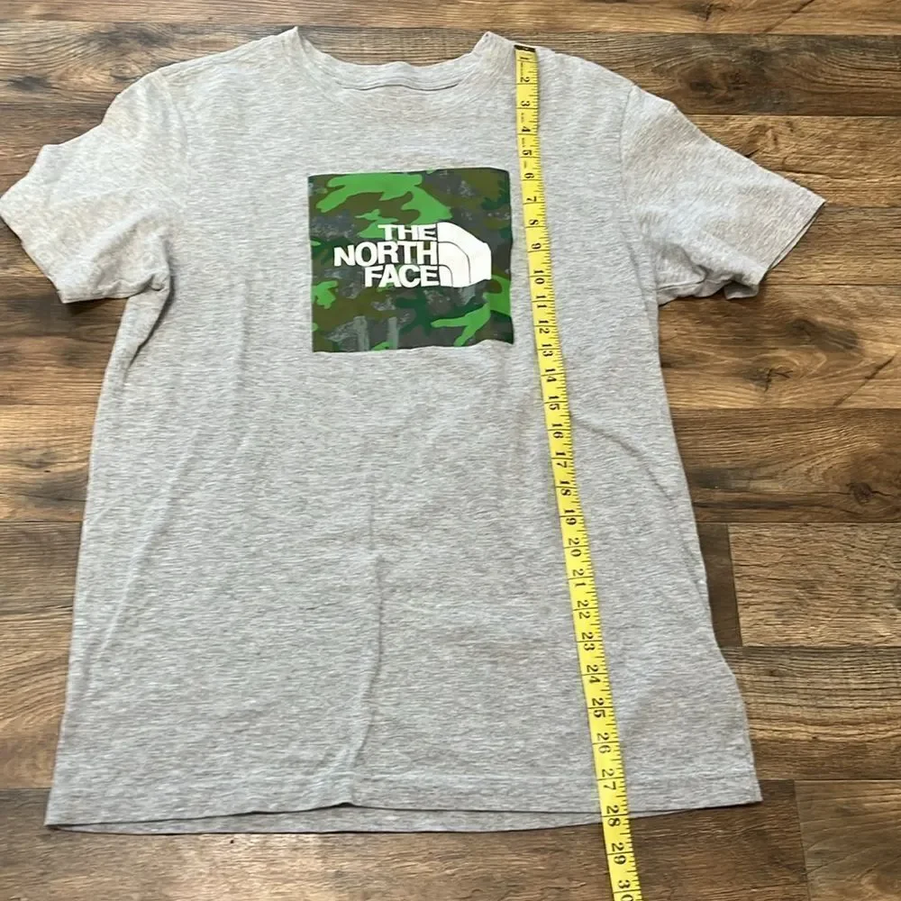 The North Face short sleeve t shirt size medium